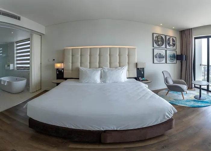 Hotel Soleil Ha Long, Trademark Collection By Wyndham