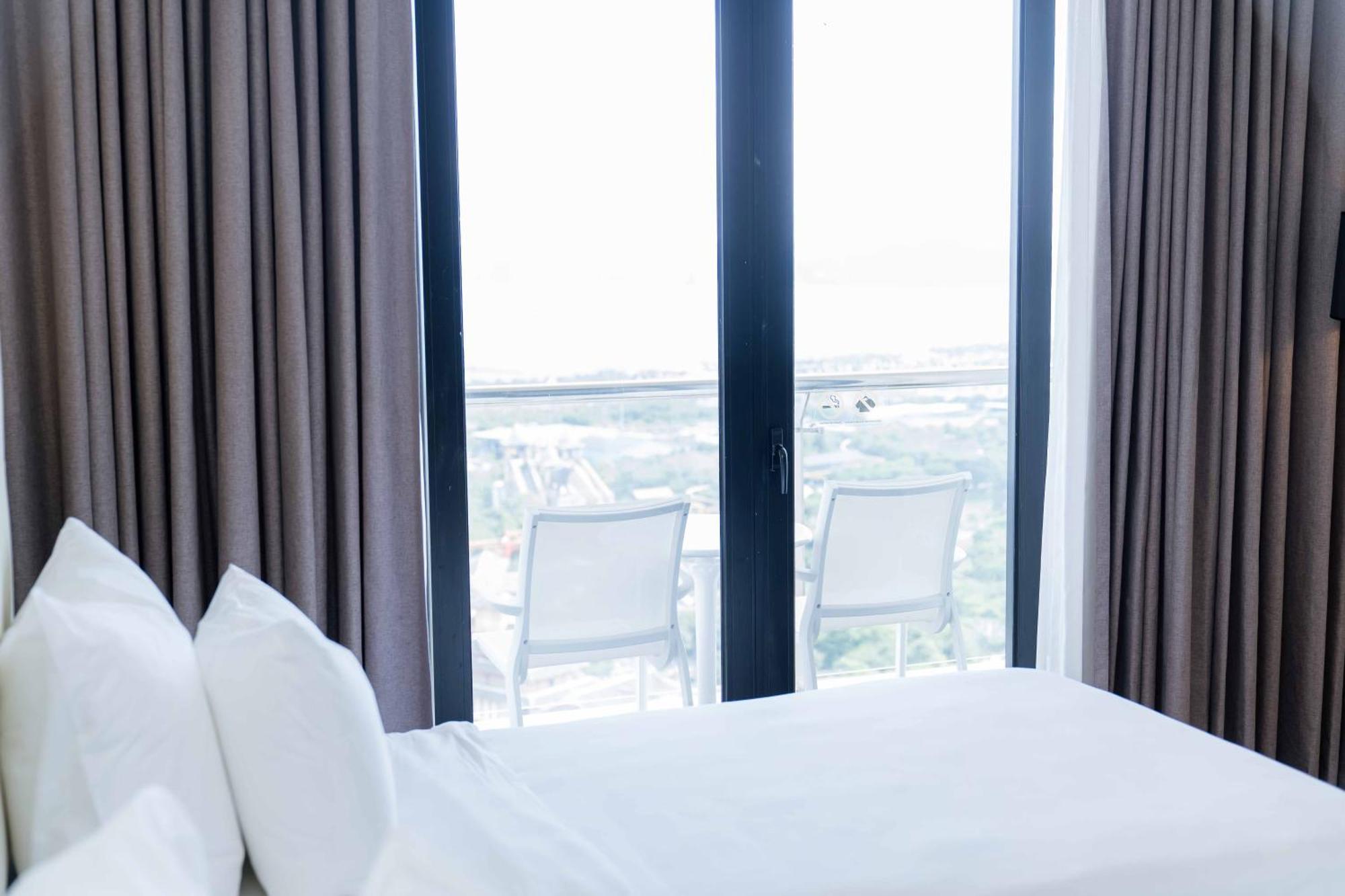 Soleil Ha Long, Trademark Collection By Wyndham Hotel