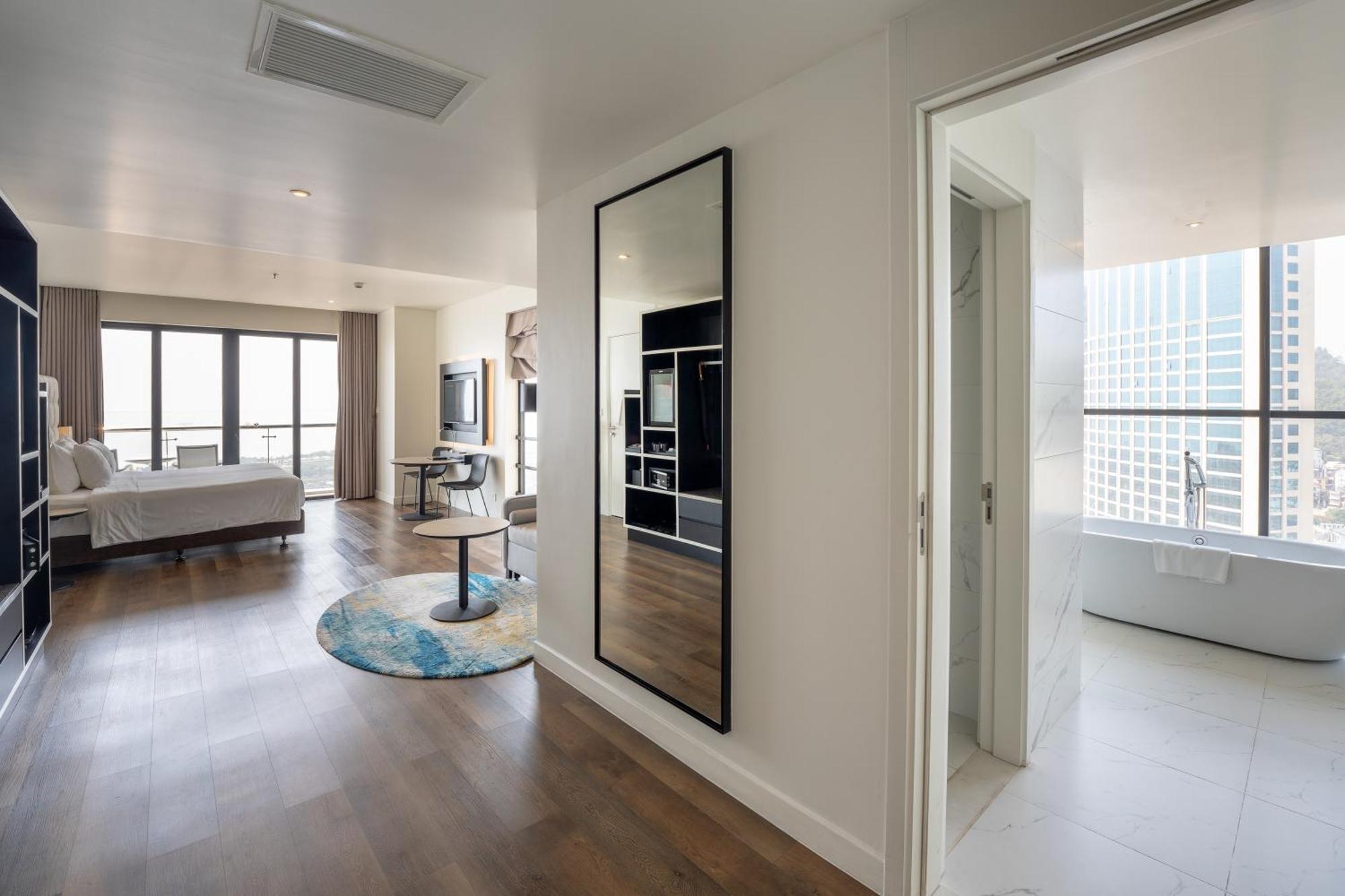 Soleil Ha Long, Trademark Collection By Wyndham Hotel